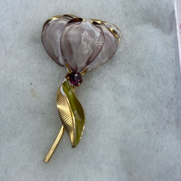 Vintage enamel metal puffed flower brooch. - Picture 2 of 9